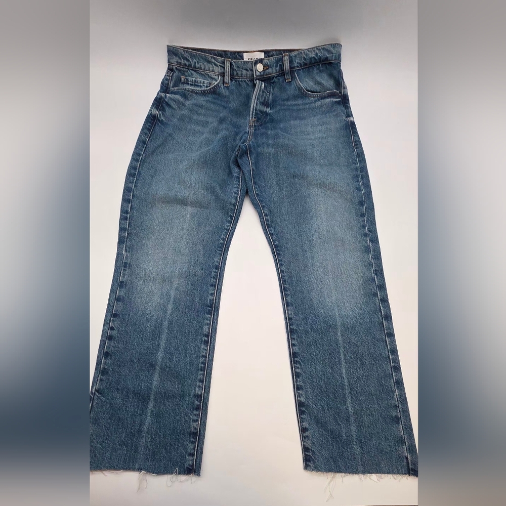 Frame Denim Women's Straight leg  Blue Jeans. . Size 29  ( US 8 )